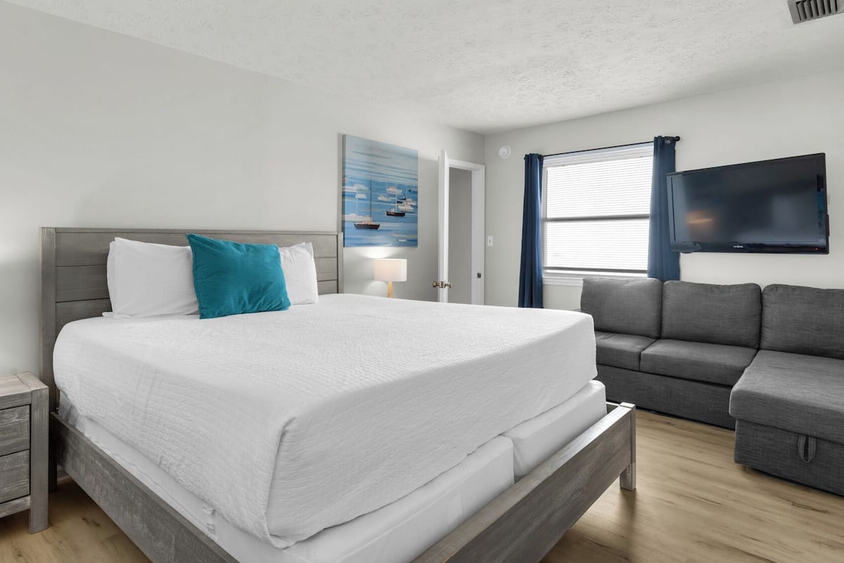 Condo, Multiple Beds, Balcony, Ocean View (Eastern Shores 215 - No Pets Allowed)