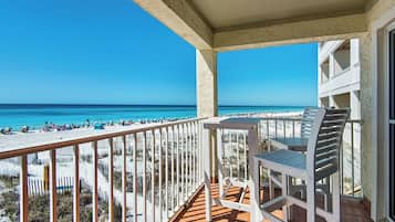 Condo, várias camas, varanda, vista para o oceano (Eastern Shores 106) | Área da propriedade