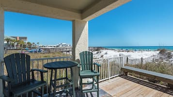 Apartment, Mehrere Betten, Terrasse, Meerblick (Eastern Shores 201) | Terrasse/Patio