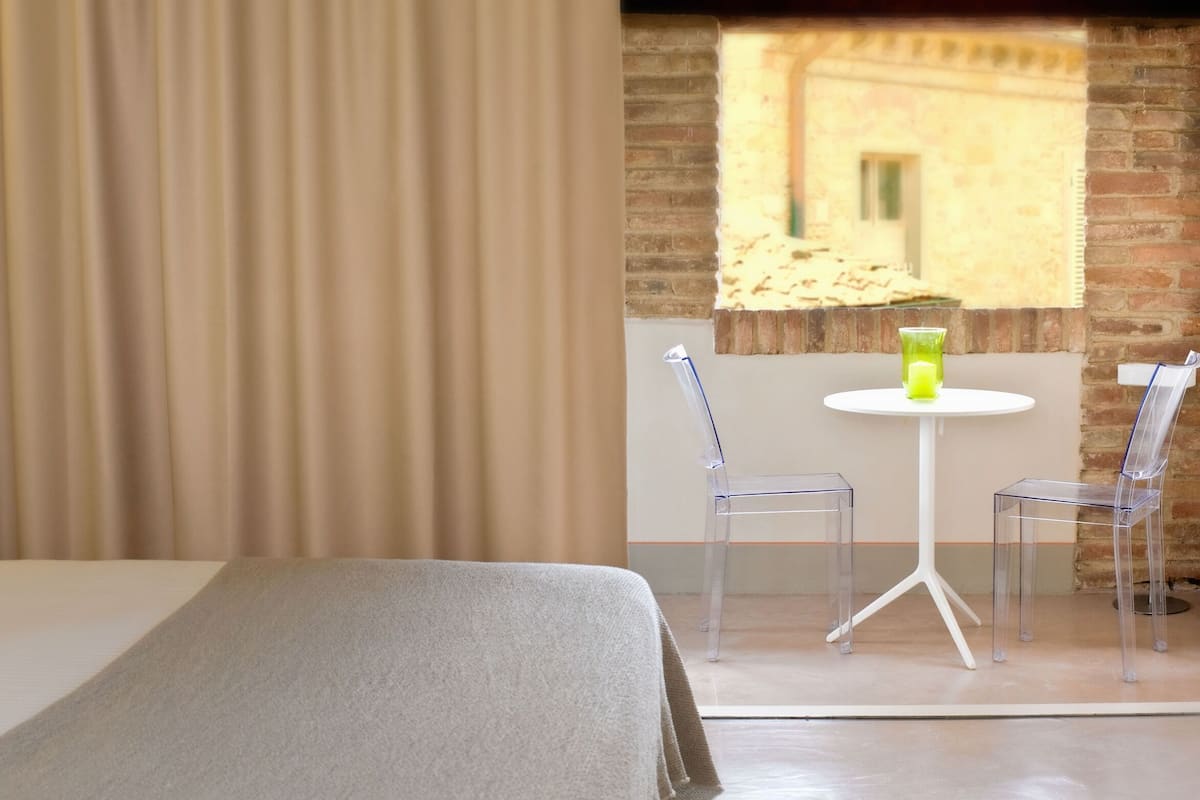 イタリアのフレッテ製シーツ、高級寝具、羽毛の掛け布団、ミニバー (無料)