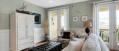 Condo, 1 King Bed with Sofa bed, Balcony, Garden View (Grand Isle 304) | Living area