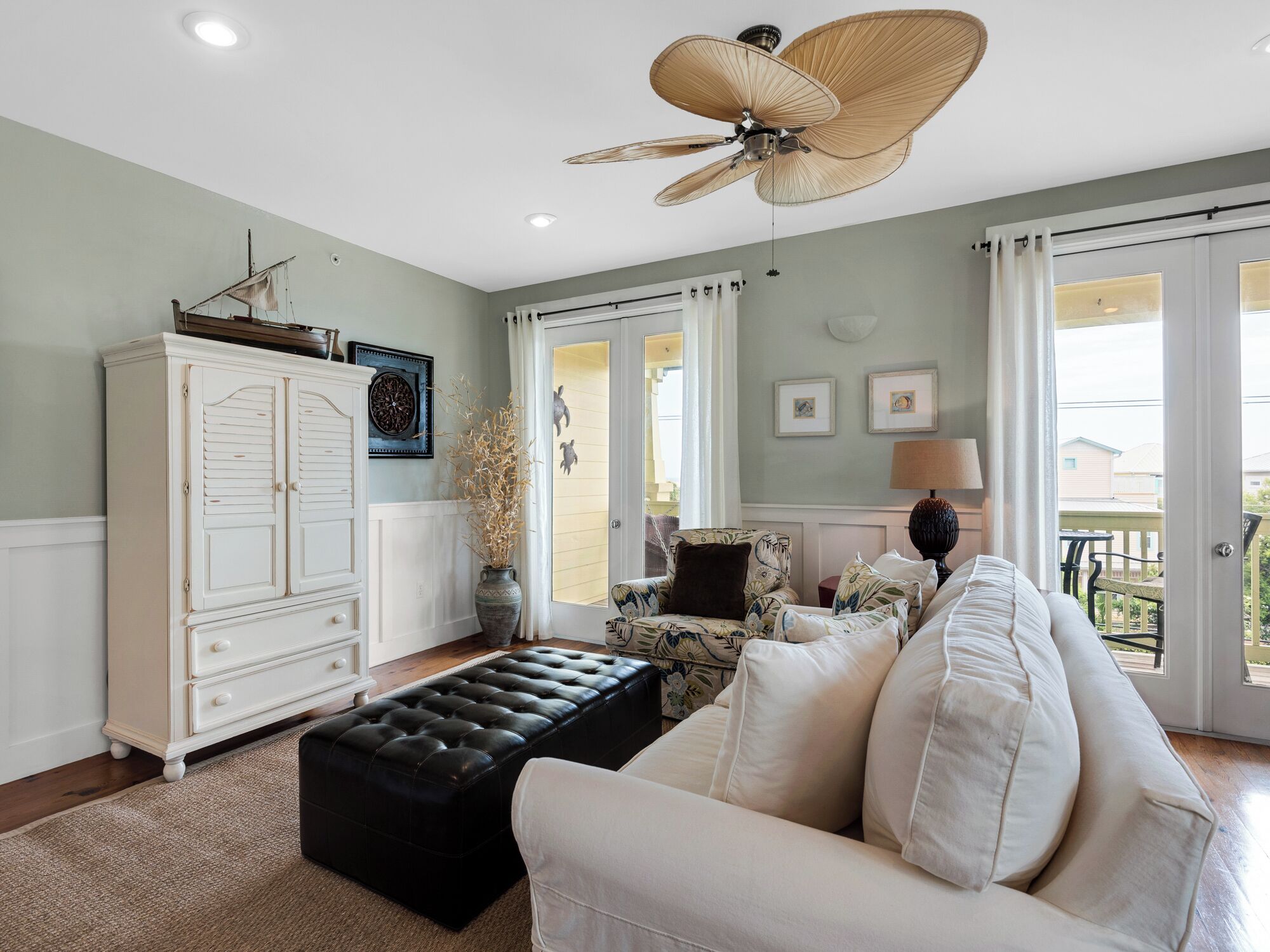 Condo, 1 King Bed with Sofa bed, Balcony, Garden View (Grand Isle 304) | Living area