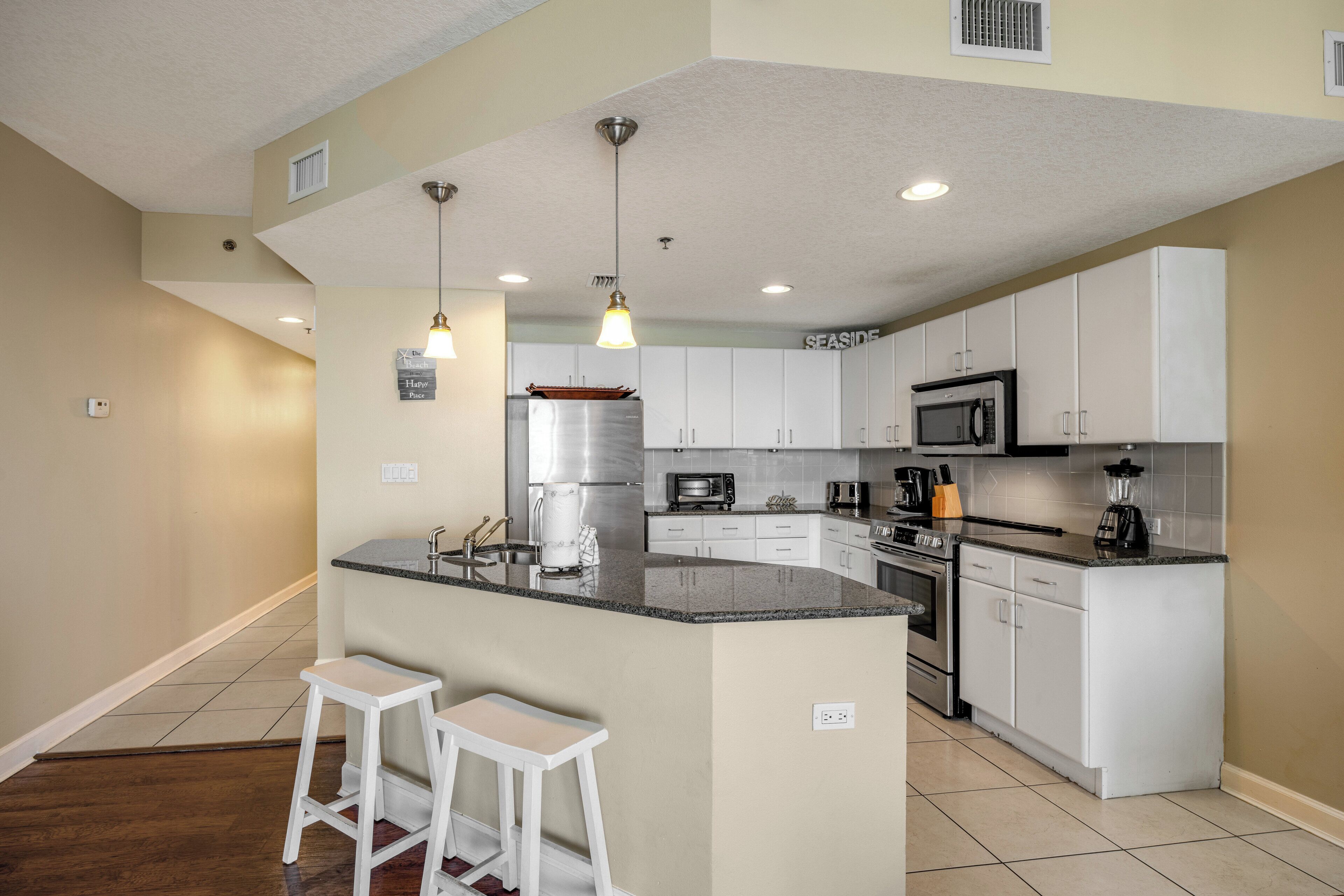 公寓式客房, 多张床, 阳台, 海洋景观 (Grand Panama 2-1002) | 私人厨房 | 冰箱、微波炉、烤箱、炉灶