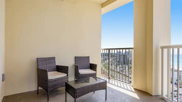 Leilighet, flere senger, balkong, havutsikt (Grand Panama 2-1002) | Utsikt fra rommet