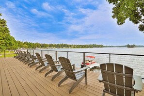 Terrace/patio - Lake Front Boondoggle - Dog Friendly (North Webster)