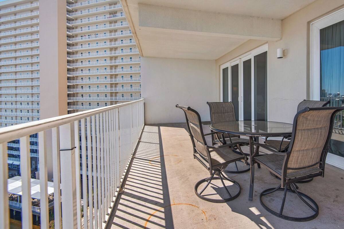Appartement, Meerdere bedden, balkon, uitzicht op zee (Laketown Wharf 933) | Buiten dineren