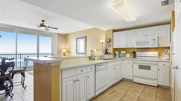 Condo, Multiple Beds, Balcony, Ocean View (Majestic Tower 1-1306 - No Pets) | Private kitchen | Coffee/tea maker