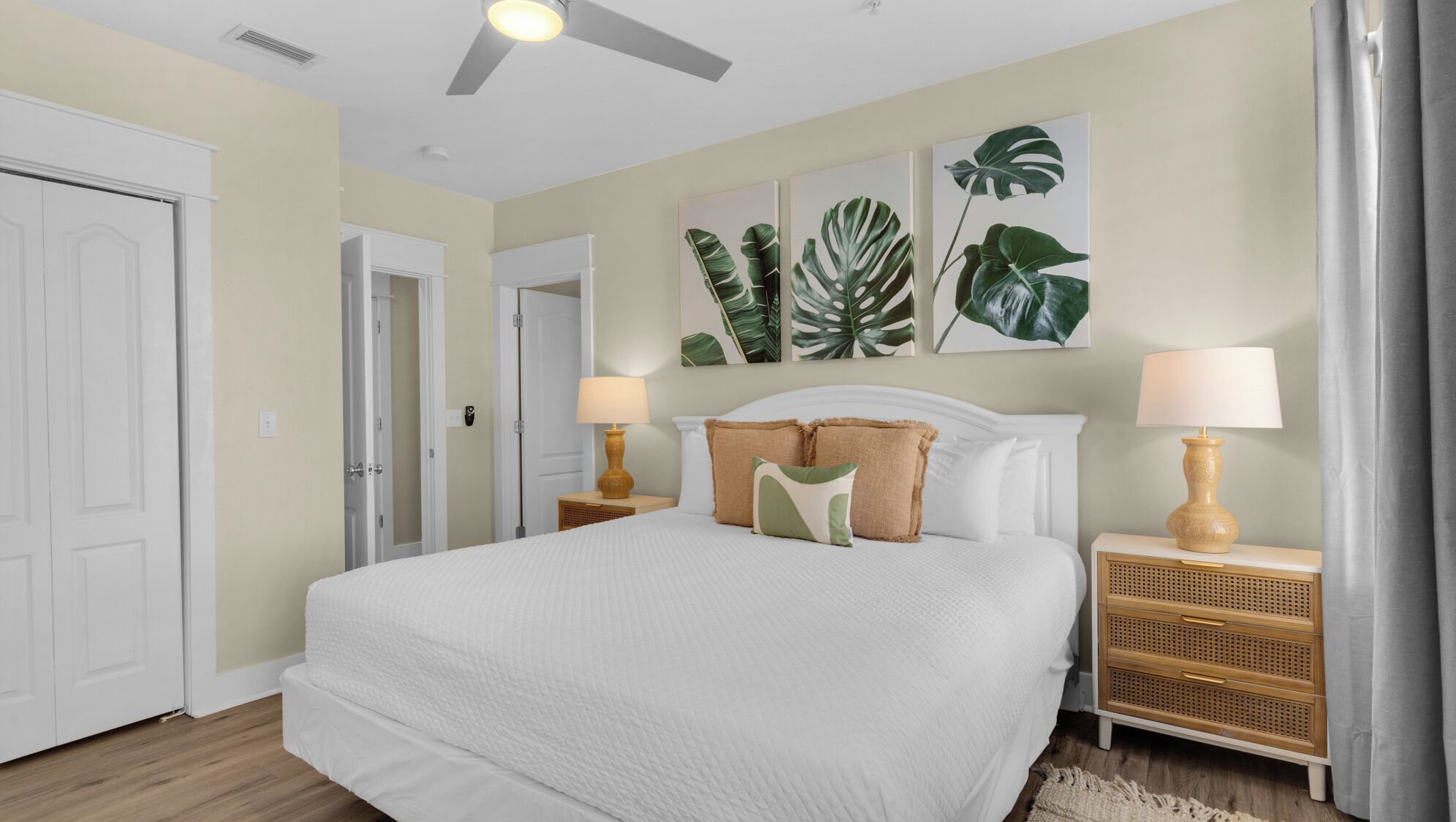 คอนโด, หลายเตียง, ลานระเบียง, วิวทะเล (Monterey Condos B301) | 3 ห้องนอน, ห้องพักตกแต่งอย่างมีเอกลักษณ์, ตกแต่งพิเศษโดยเฉพาะ