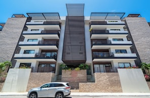 Front of property - Condo Arena - Rooftop with Ocean Views (Playa del Carmen)