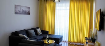 Apartment Sleeps 4, 2 Baths, Free Parking