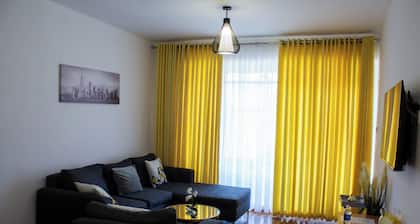 Apartment Sleeps 4, 2 Baths, Free Parking