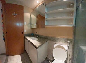 Apartment | Bathroom