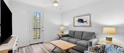 Appart'hÎtel, 1 trÚs grand lit et 1 canapé-lit, balcon, vue jardin (Pinewood30A 334) | Coin séjour