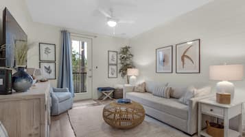 Apartment, 1 King-Bett und Schlafsofa, Terrasse, Gartenblick (Pinewood30A 424) | Wohnbereich