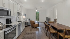 Condo, 1 King Bed, Patio, Garden View (Pinewood30A 415) | Private kitchen | Coffee/tea maker - Pinewood30A (Santa Rosa Beach)