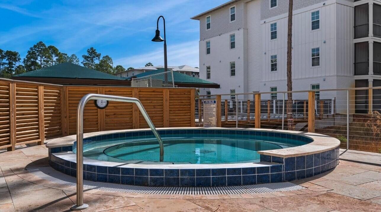 Condo, várias camas, varanda, vista para o jardim (Pinewood30A 336) | Piscina