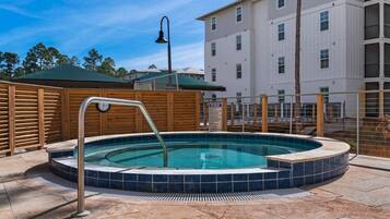 Condo, várias camas, varanda, vista para o jardim (Pinewood30A 336) | Piscina