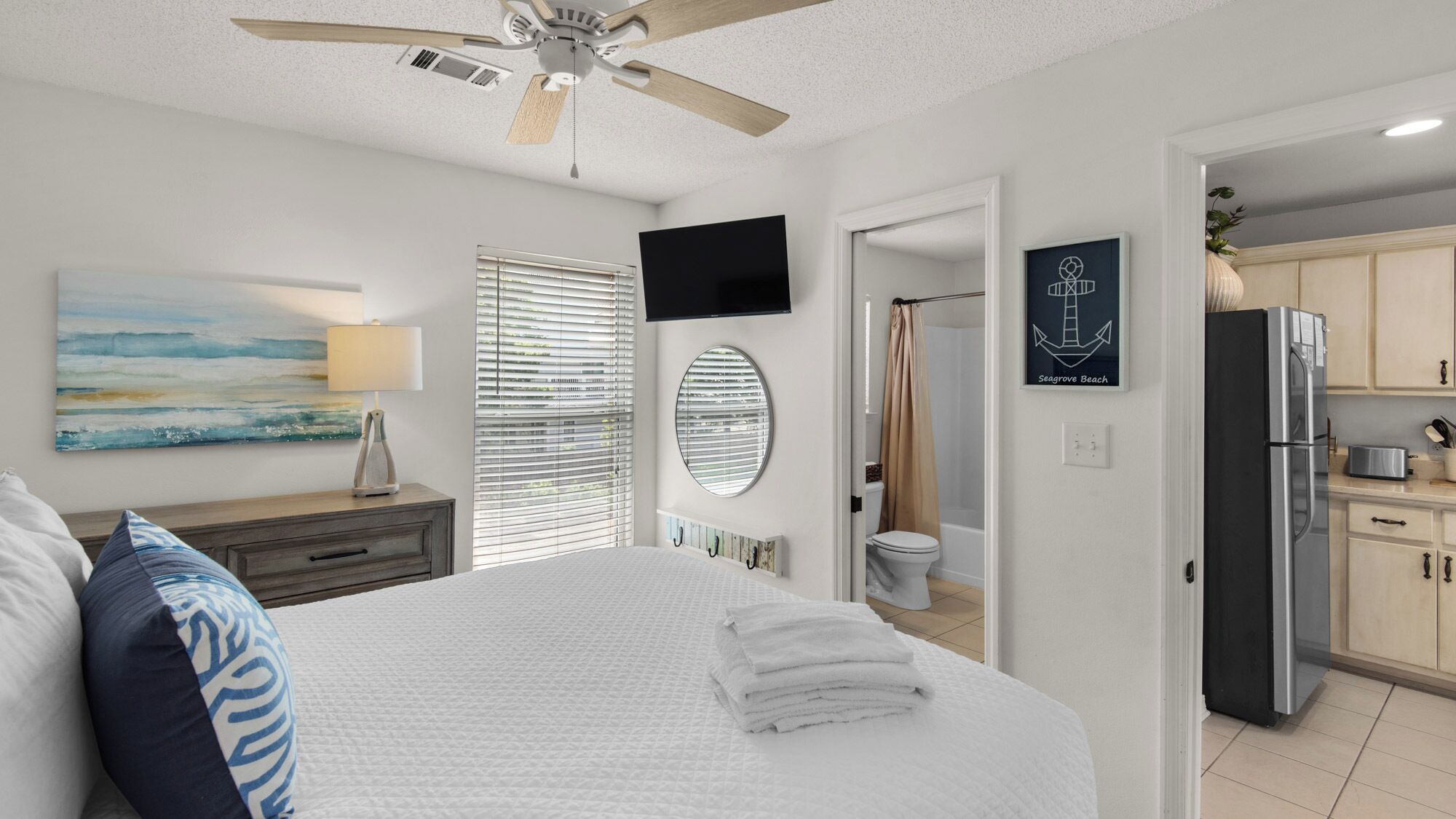 1 bedroom, individually decorated, individually furnished