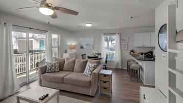 Condo, Multiple Beds, Patio, Pool View (Rollin Tide C4) | Living area