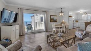 Living area - Sand Cliffs (Panama City Beach)