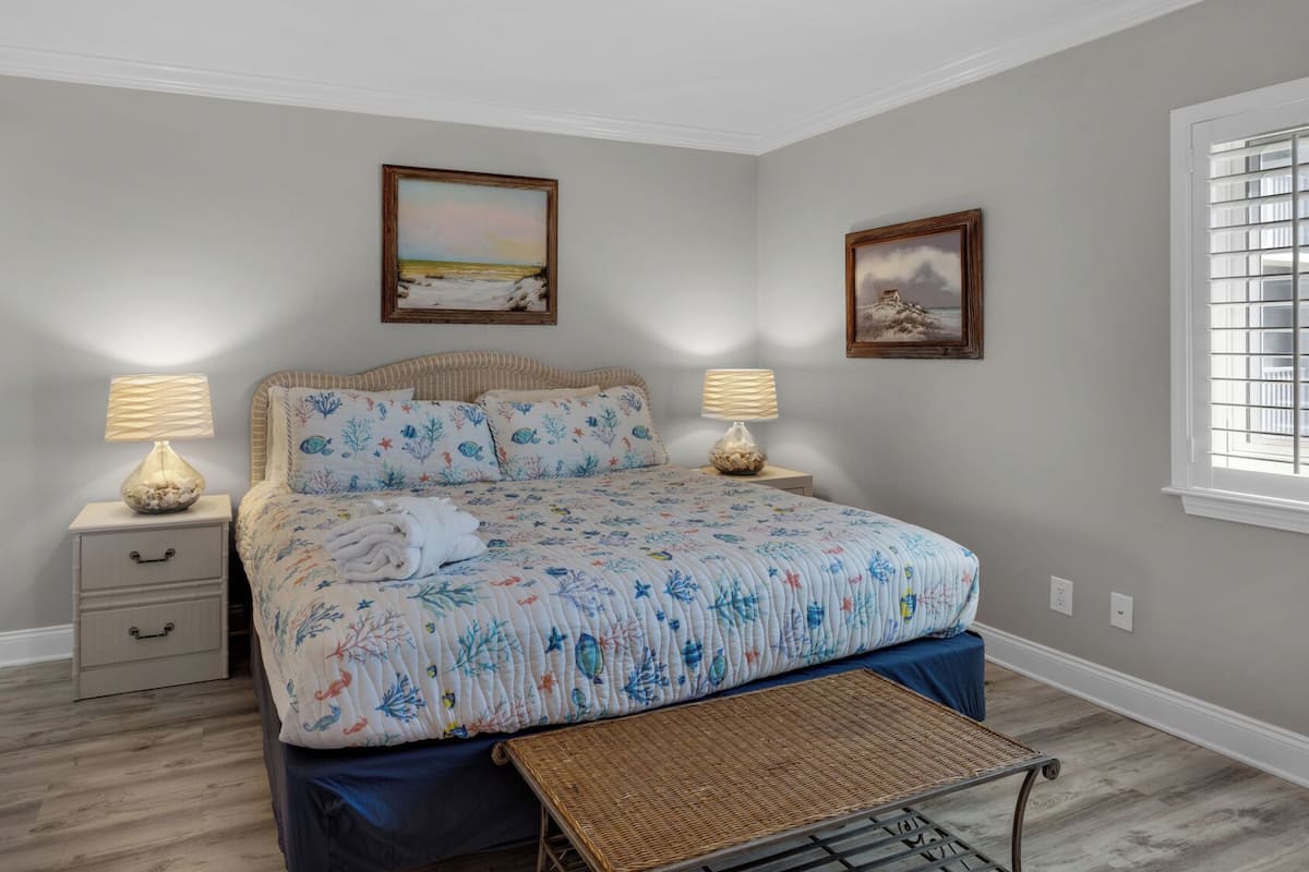 Lejlighed - flere senge - terrasse - havudsigt (Sand Cliffs 405) | 3 soveværelser, individuelt design, individuel indretning