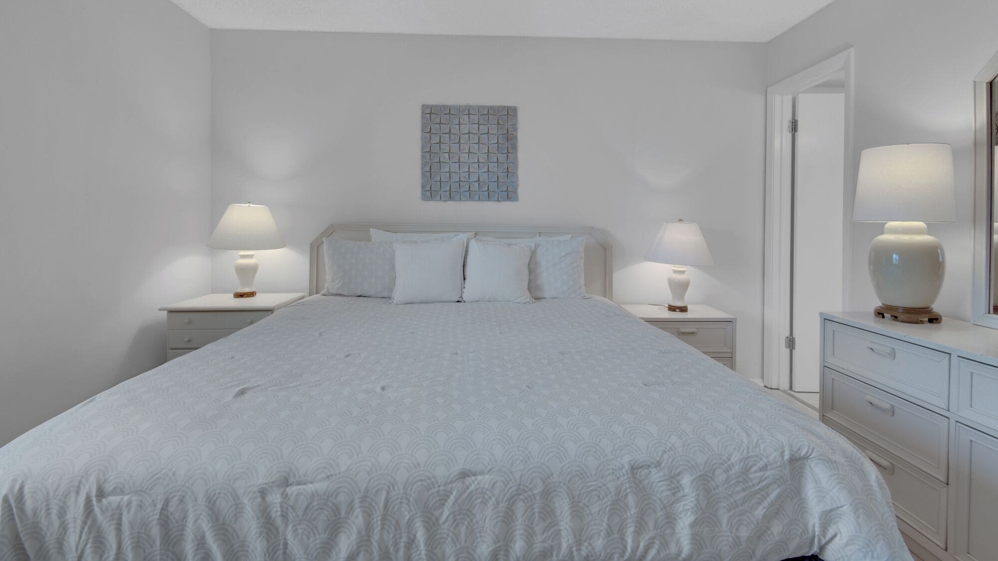 3 bedrooms, individually decorated, individually furnished