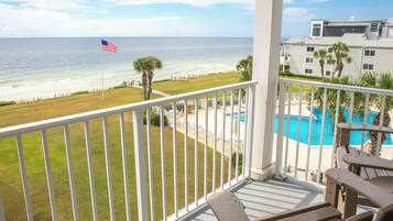 Condo, Multiple Beds, Patio, Ocean View (Sand Cliffs 415) | Property grounds