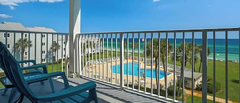 Condo, varias camas, patio, vista al océano (Sand Cliffs 405) | Áreas de la propiedad