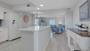 公寓式客房, 多张床, 露台, 海洋景观 (Sand Cliffs 214) | 住宿内部