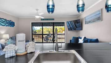 House, Multiple Beds, Balcony (St Thomas Square 109 - No Pets) | Interior