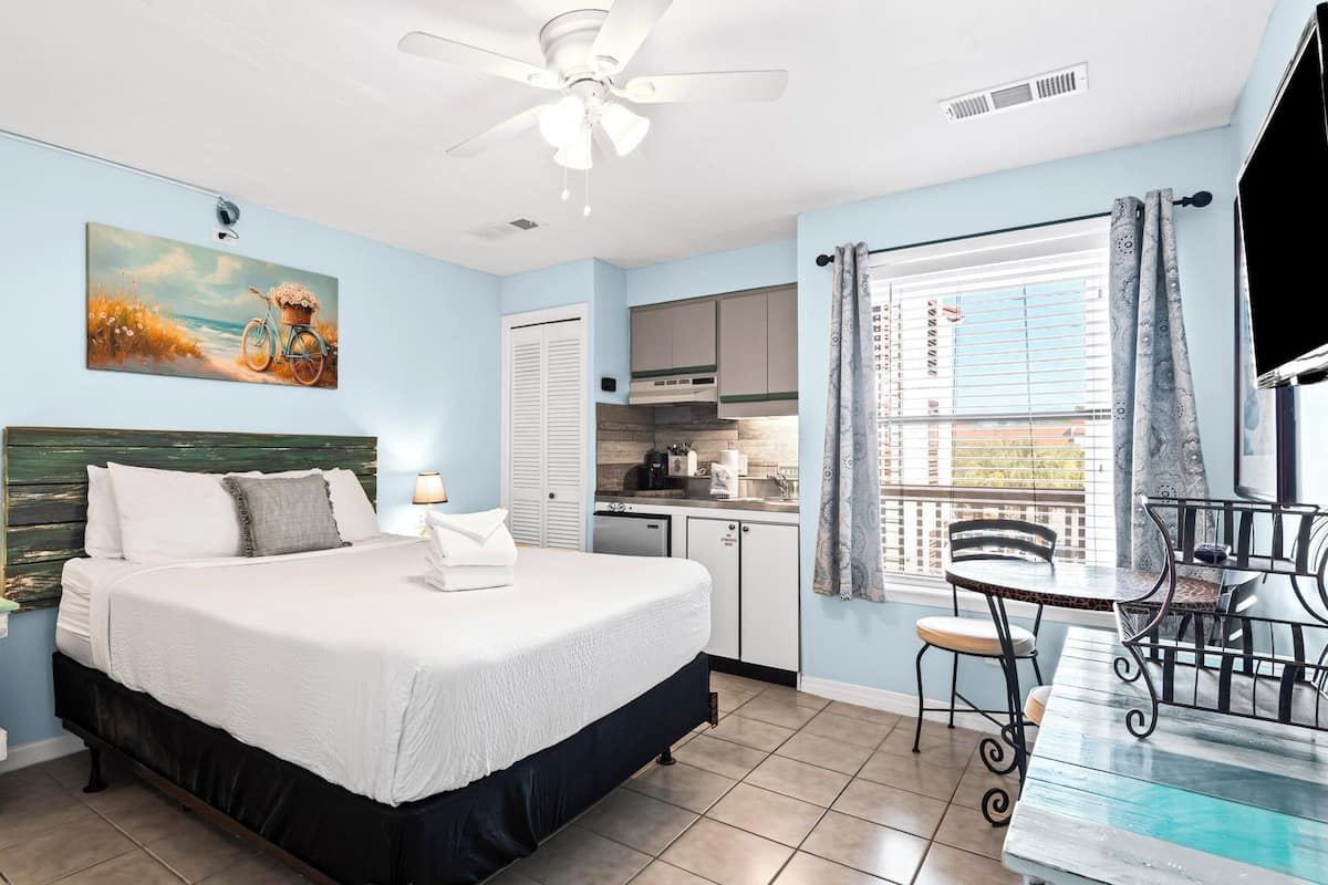 Studio, 1 Queen Bed, Kitchenette, Garden View (St Thomas Square 1202C - No Pets) | 1 bedroom, individually decorated, individually furnished, bed sheets