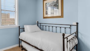 Studio, Kitchen, Garden View (St Thomas Square 1208A) | 1 bedroom, individually decorated, individually furnished, bed sheets