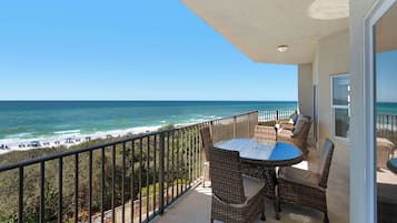 Condo, Multiple Beds, Balcony, Ocean View (Legacy 304) | Outdoor dining