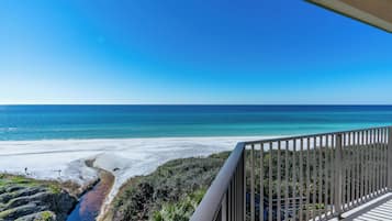 Condo, várias camas, sacada, vista para o oceano (Legacy 402) | Praia | Na praia