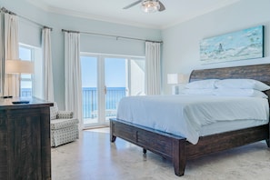 Condo, várias camas, sacada, vista para o oceano (Legacy 402) | 3 quartos, individualmente decorados, individualmente mobiliados