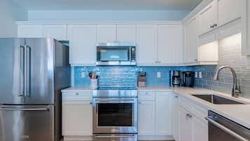 Condo, Multiple Beds, Balcony, Ocean View (Legacy 402) | Private kitchen | Coffee/tea maker
