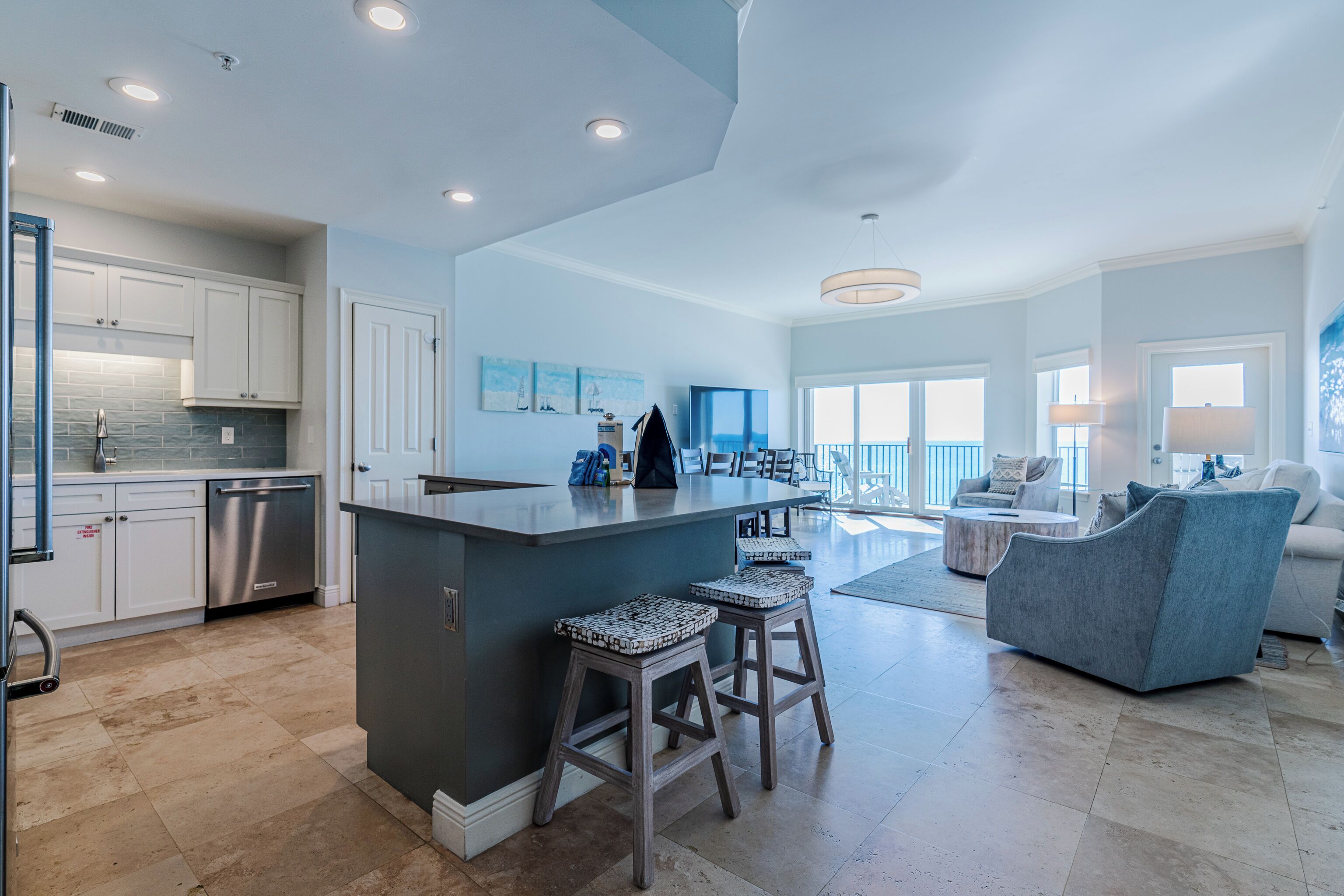 Condo, varias camas, balcón, vista al océano (Legacy 402) | Interior