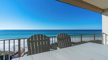 Apartamento, varias camas, balcón, vistas al mar (Legacy 402) | Jardines del alojamiento