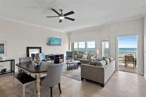 Living area - The Legacy Condominium (Santa Rosa Beach)