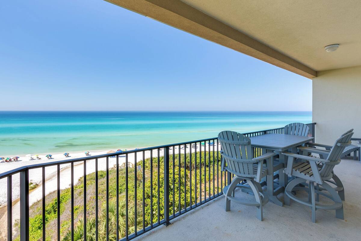 Condo, Multiple Beds, Balcony, Ocean View (Legacy 402) | Outdoor dining