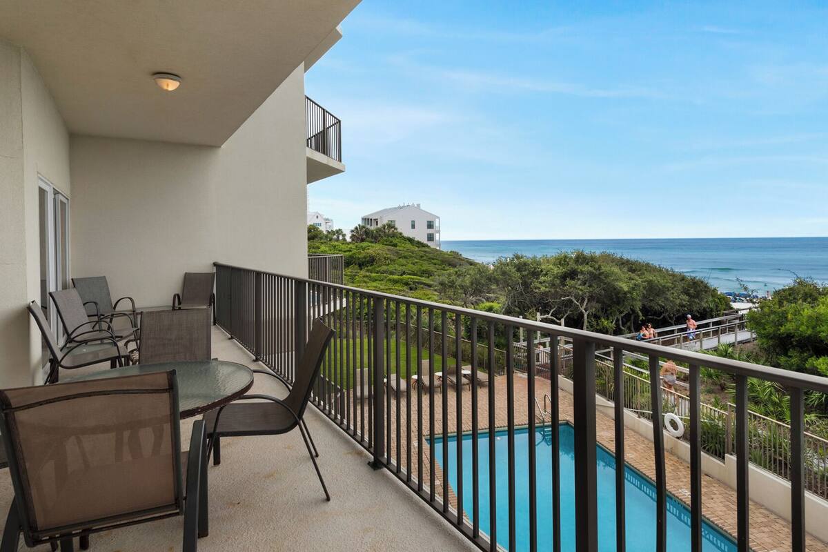 Condo, Multiple Beds, Balcony, Ocean View (Legacy 204) | Outdoor dining