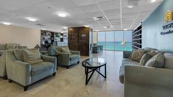 Apartment, Mehrere Betten, Balkon, Meerblick (Tidewater 1316) | Innenbereich