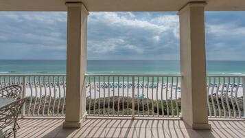 Apartment, Mehrere Betten, Balkon, Meerblick (Villas At Sunset Beach A302) | Balkon