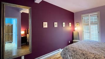 2 chambres, coffres-forts dans les chambres, fer et planche Ă repasser