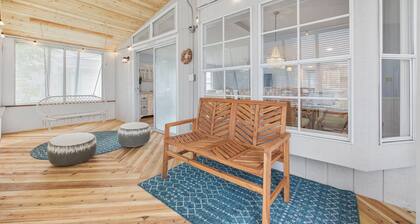 Beach Bungalow-Short walk to the Beach in Oceanside Village