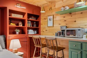 Interior - Echo Lake Relaxation at the PemiCabins (Lincoln)