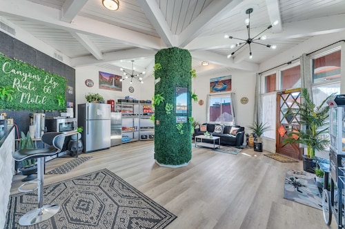 Canyons Edge Route 66 Motel