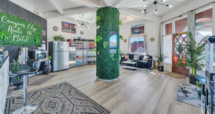 Canyons Edge Route 66 Motel