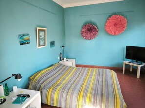 3 chambres, fer et planche à repasser, Wi-Fi gratuit, draps fournis