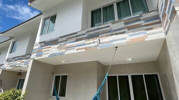 Biệt thự dành cho gia đình | Hiên